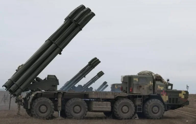 Смерч дальність стрілянини: як 300-мм РСЗО сягає 70–120 кілометрів і змінює баланс на полі бою