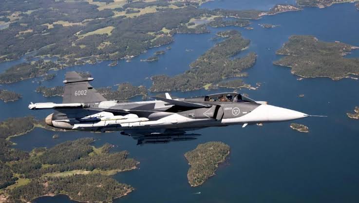Літак Гріпен: шведський винищувач Saab JAS 39, що поєднує маневреність, економічність та сучасні технології