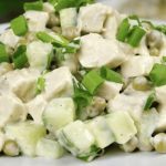 Салат з горошком і куркою: класика і варіації