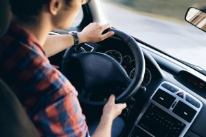З скількох років можна здавати на права в Україні