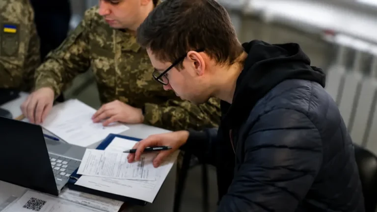 Хто такий військовозобов’язаний: повне роз’яснення статусу в Україні 2026