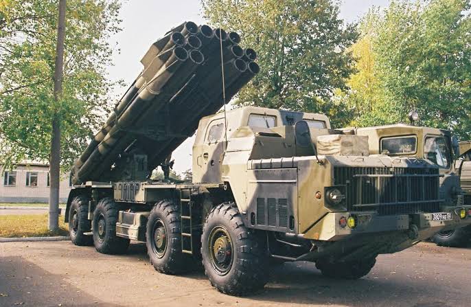 РСЗВ Смерч: руйнівна сила 300-мм реактивної системи залпового вогню