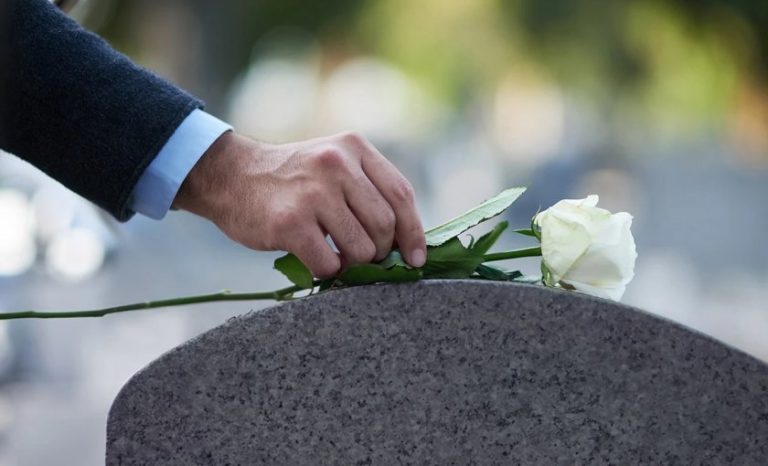 Що робити коли померла людина: повний покроковий гід