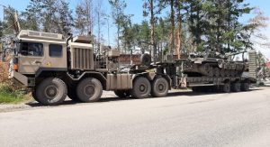 Військові тягачі: призначення, типи та сучасне застосування